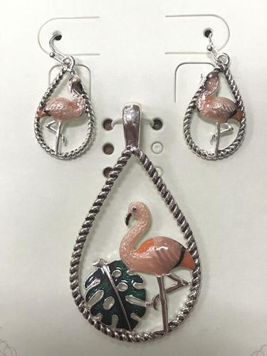 Flamingo Porch earrings