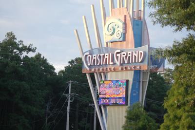 Armed Robber Targets Zumiez Clothing At Coastal Grand Mall In Myrtle Beach Crime Myhorrynews Com