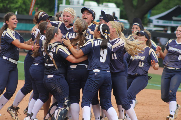 Coastal Carolina softball Gallery