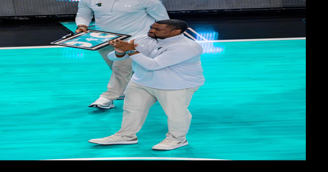 CCU men's basketball coach Justin Gray signs 11 new players