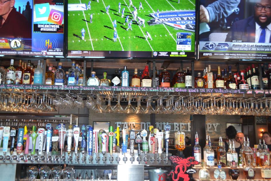 Enjoy Delicious Food Fun Atmosphere At Bar Louie At Broadway At