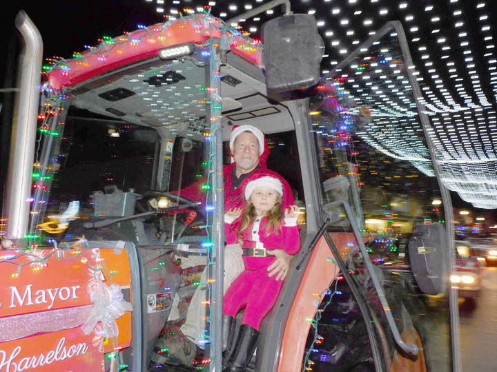 Large crowd gathers for Christmas events in Loris Loris