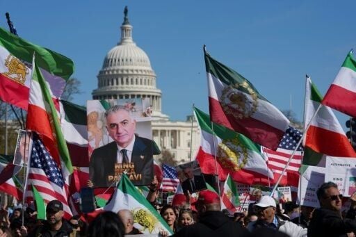 Manifestation à l'appel de Reza Pahlavi, fils exilé du shah iranien, à Washington DC, le 29 mars 2026