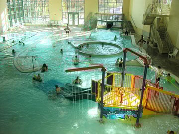 arnold swimming pool