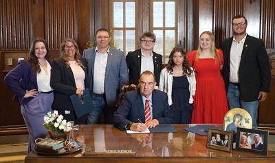 Kehoe signs Rep. Williams’ marriage-dissolution bill into law