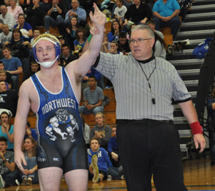 Northwest wrestlers fall to Eureka on Senior Night 