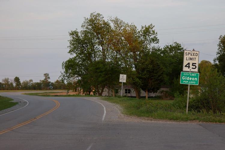 MO-162 curves into the town of Gideon
