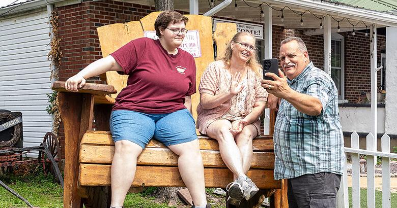‘White trash’ couple takes over social media