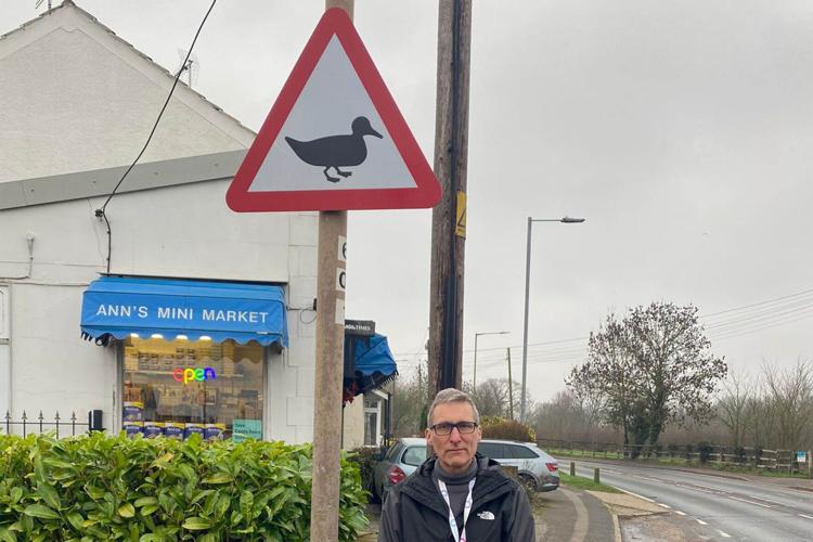 7k-duck-warning–1498602