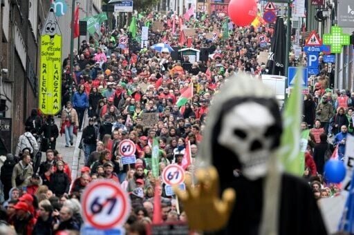 An earlier protest against budget cuts brought several tens of thousands of protesters into the streets of Brussels in mid-October