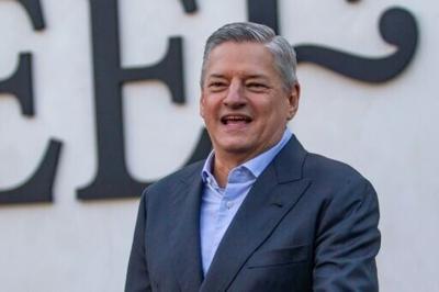 Netflix boss Ted Sarandos met with representatives of the US cinema-owners trade group on the sidelines of their annual gathering