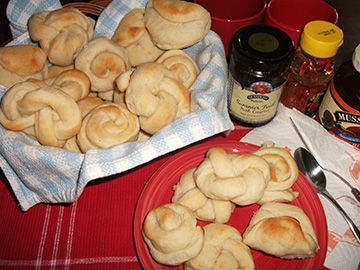 One-Bowl Dinner Rolls