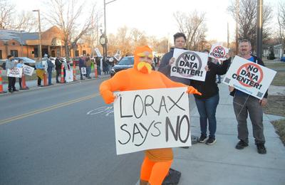 Festus hires consultant to help with data center negotiations