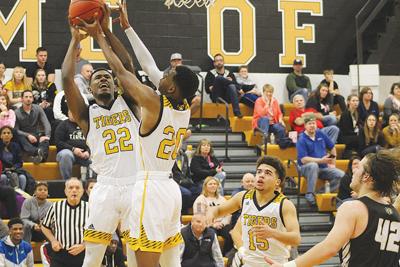 Aquille Mohammed, Savez Thomas Festus