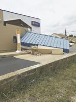 Cedar Hill man arrested after allegedly hitting, knocking down drive-through at Arnold bank