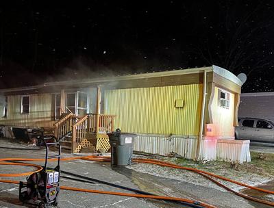 Fire damages mobile home in Arnold