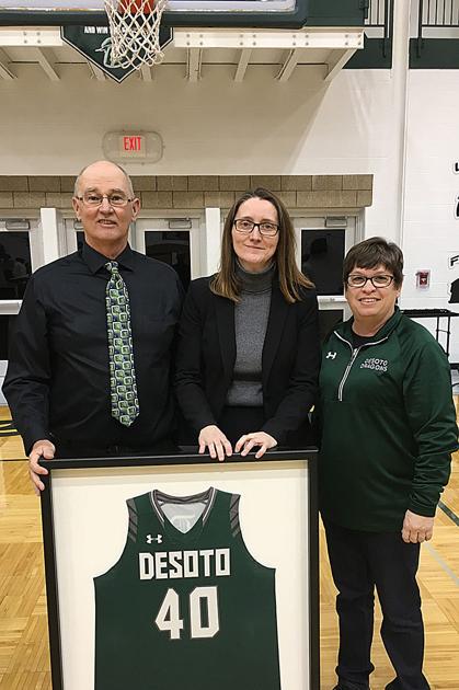 Mahn S No 40 Is Retired By De Soto Sports Myleaderpaper Com