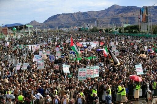 Houthis rally in Sanaa solidarity with Iran and Lebanon as the US-Israeli war with Iran rages