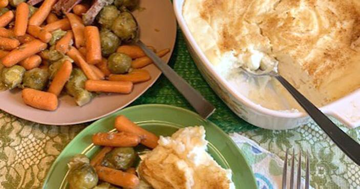 My Leader Yummy: Corned Beef and Veggies and Baked Garlic Mashed Potatoes
