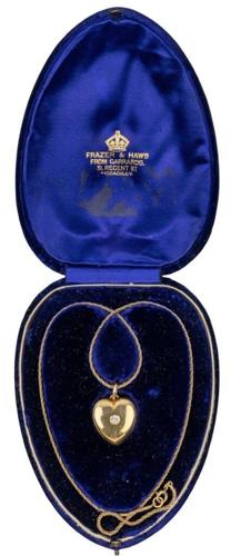 Locket Queen Victoria gifted to granddaughter sells for thousands