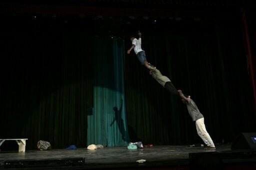 The nearly hour-long performance sees the acrobats interpret the impact of the conflict with their bodies