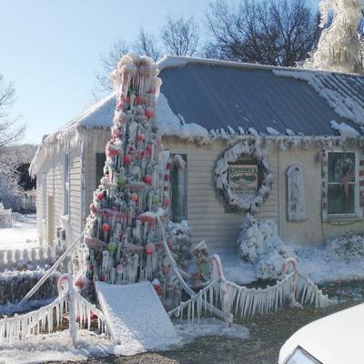 Kimmswick Visitor Center covered in ice following water main break