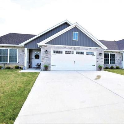 Villas at West Ridge on Hickory Landing Drive in De Soto.