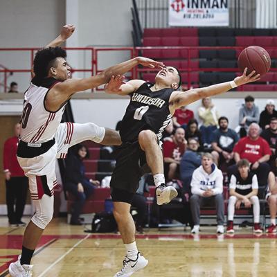 Sonny Amabile, Windsor; Myles Richardson, Fox basketball.jpg