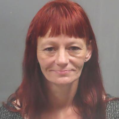 De Soto woman allegedly stabs man
