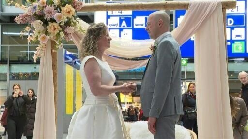 Couple marry in 'sustainable' wedding in Netherlands railway station
