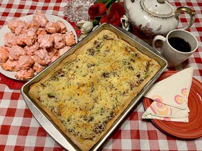 My Leader Yummy: Deep-Dish Pizza and Strawberry Delight Cookies