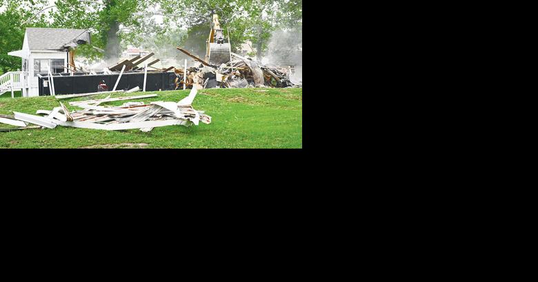 Dunklin R-5 tears down houses preparing for new gym project | Local News - Vimarsana News
