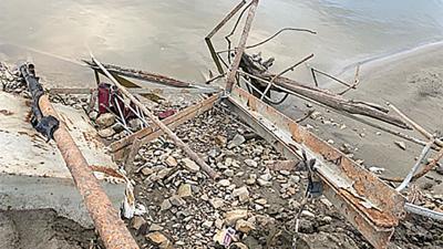 Kimmswick river debris