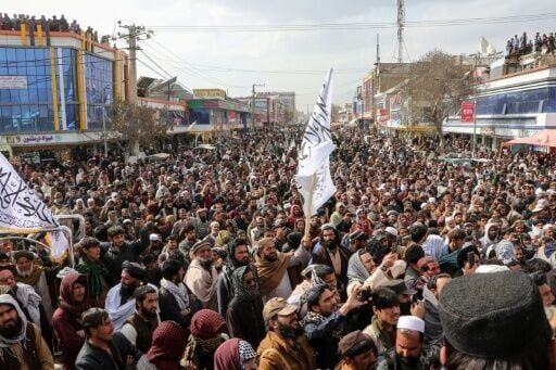 People rally in Gardez, showing their support for Afghan troops fighting Pakistani soldiers at the border