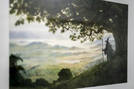 The figures Howe draws, such as beloved character Gandalf, often emerge from darkness, bluish shadows, golden glimmers or greenish hues