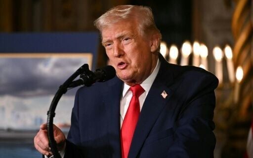 US President Donald Trump said it would be 'smart' for Venezuela's leader to step down in the face of increasing pressure from Washington