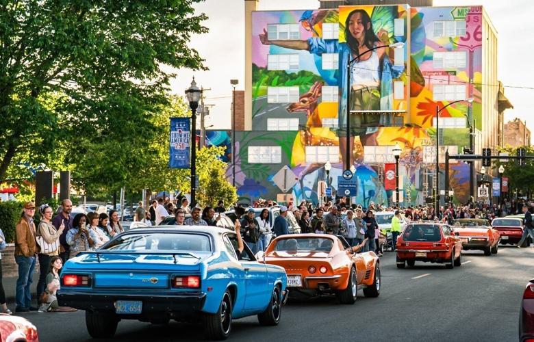 Vintage cars on parade route in Springfield, MO
