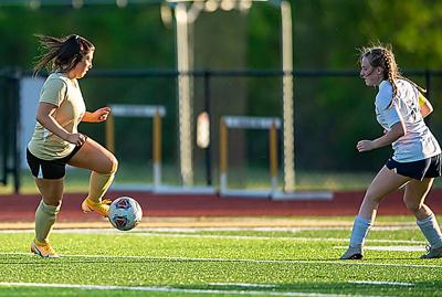 Bailey Peters, Molly Lewis