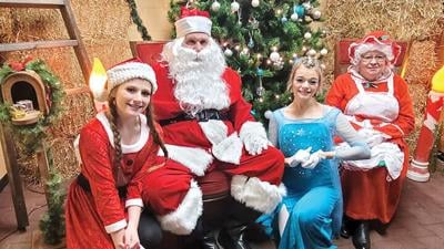 Festus Christmas Parade 2022 Hillsboro Christmas Parade And Other Activities Draw Big Crowds | Local  News | Myleaderpaper.com