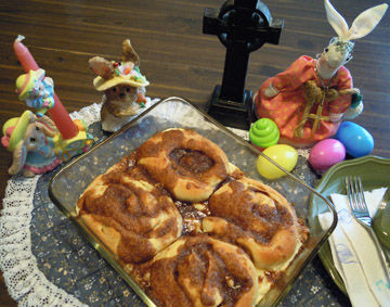 Gooey Stuffed Cinnamon Buns