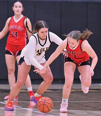 Madisyn Nahlik, Addison Bova