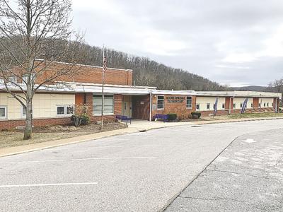 tracey -- house springs elementary school.jpg