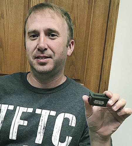 Mahue with tiny container clip.jpg