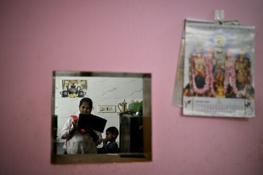 Indu Nadarajan labels images for autonomous vehicles, such as road markings, headlights and animals