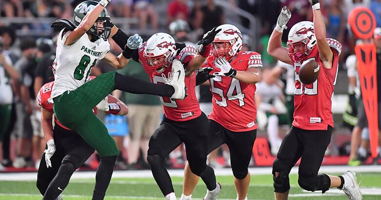Warriors shrug off TD on kick return with offensive outburst