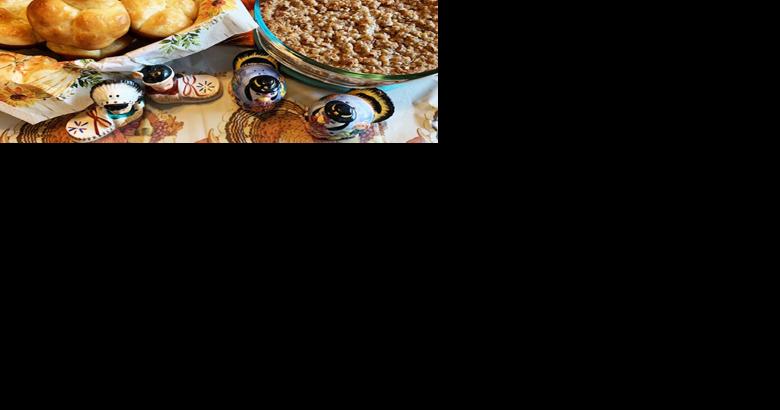 Pecan-Topped Sweet Potatoes, Aunt Blanche's Cloverleaf Rolls | Recipes - Vimarsana News