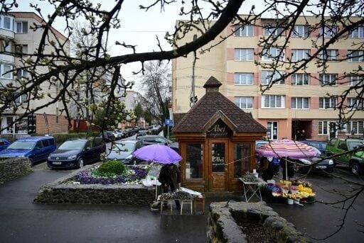 Hungarian is the language most likely to be heard on the streets or in shops in Odorheiu Secuiesc