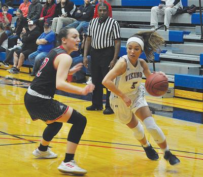 Vikings Can T Break Through Against Mac Sports Myleaderpaper Com