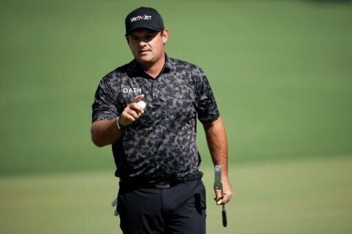 American Patrick Reed eagled two of the first eight holes to seize the early lead in the first round of the 90th Masters