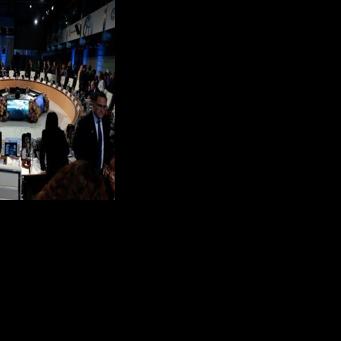 IMF, World Bank say restoring relations with Venezuela, recognizing interim government